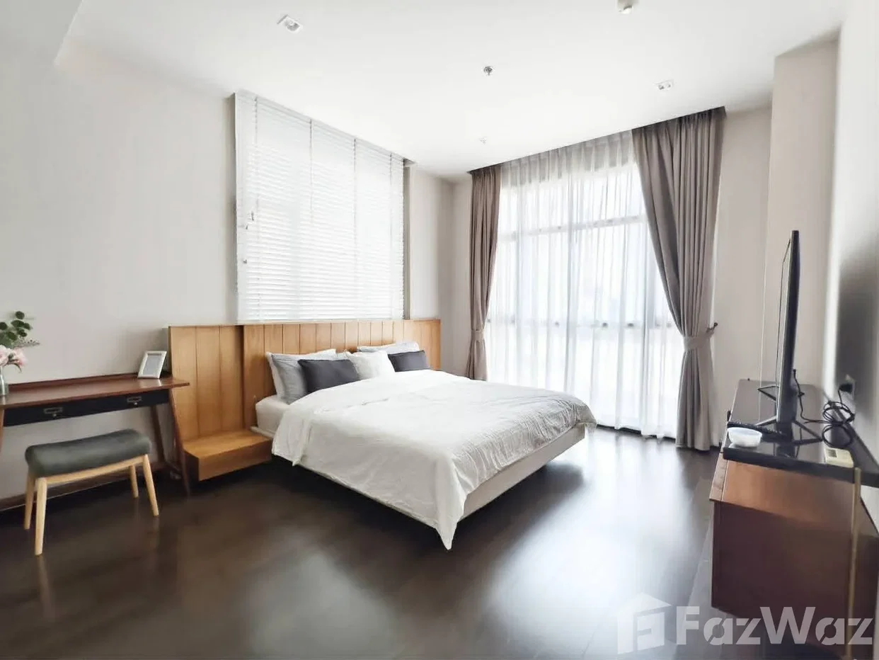 picture Next to EmQuartier 6200398 - 2/8