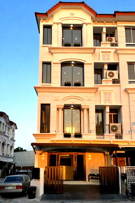 Home office for sale Bangkok : 🔥4-story home office, newly renovated, prime location🔥 Baan Klang Muang Rama 9-Ladprao