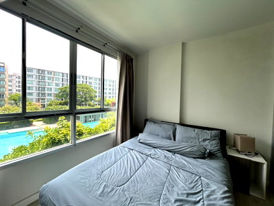 Condos for sale 700 Year Sports Arena Chiang Mai : Dcondo sign for sale near Central Chiangmai with pool view : Tel. 082-389-9314 (Boo)