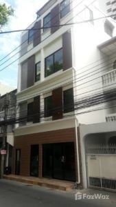 9 Bedroom Townhouse for sale in Khlong Tan Nuea, Bangkok  159335