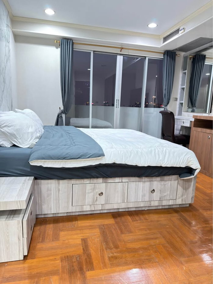 picture Witthayu Complex Pet friendly condo near bts pleonchit - 15/24
