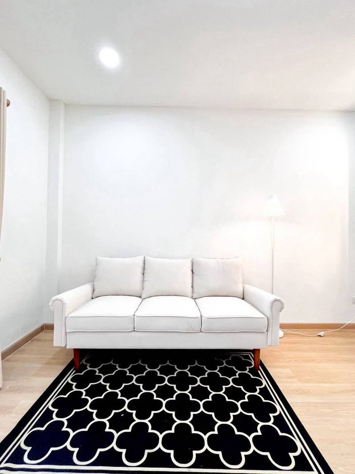 รูป ขายทาวน์เฮ้าส์ 2 ชั้น รีโนเวทใหม่ ใกล้เซ็นทรัลศรีราชา ทำเลทอง - รูปที่ 3/15