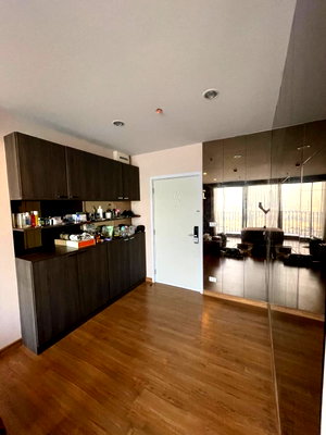 Condos for rent : For rent, the tree interchange, 2-bed buidling A, 58sqm, floor 25 (with washing machine)🆔 line: eyannie