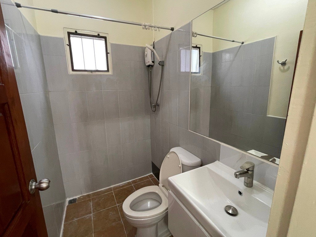 รูป บ้านเดี่ยวชั้นเดียว ปรับปรุงใหม่ มีบ้าน 2 หลัง รวม 3 ห้องนอน 3 ห้องน้ำ, 170 ตรม. อนุญาตให้เลี้ยงสัตว์ได้ 10 นาทีจากสถานี BTS ทองหล่อ  - รูปที่ 14/31