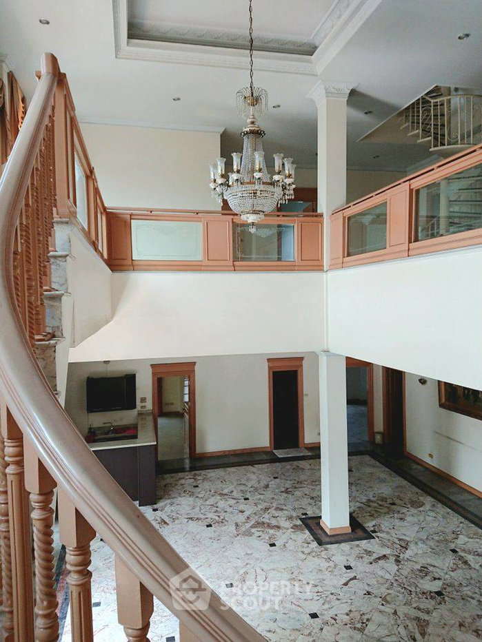 รูป บ้าน 7-ห้องนอน ใน จันทรเกษม (ID 2785495) - รูปที่ 4/10