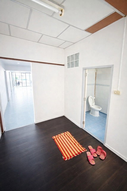 รูป ตลาดไทรน้อย 1 กม. อำเภอไทรน้อย บิ๊กซี ไทรน้อย 3 กม. อาคารพาณิชย์ 3 ชั้น 3นอน 1น้ำ 25 ตร.ว. 320 ตร.ม. - รูปที่ 6/8