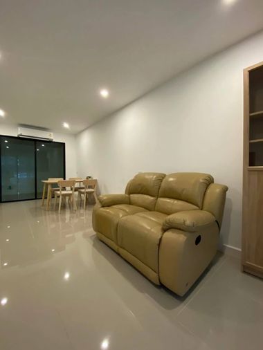 3-bed townhouse for rent, 180 sqm, 45 sq wah, Patio Srinakarin - Rama 9
