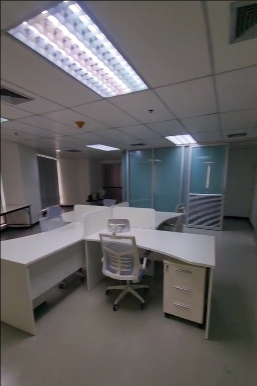 picture Office space for rent on Ratchadaphisek Road, Huai Khwang. - 4/8