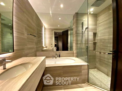 Condos for sale Bangkok : 2-BR Condo at The Diplomat 39 near BTS Phrom Phong (ID 2817569)