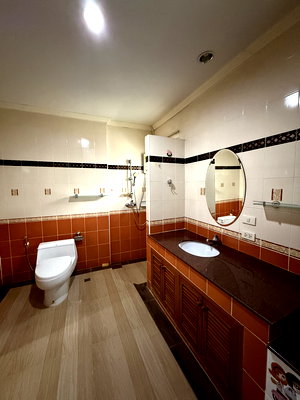 Houses for rent Nonthaburi : Luxury house for rent, Grand Canal Village, Prachachuen, 94 square wah, 5 bedrooms, 2 floors