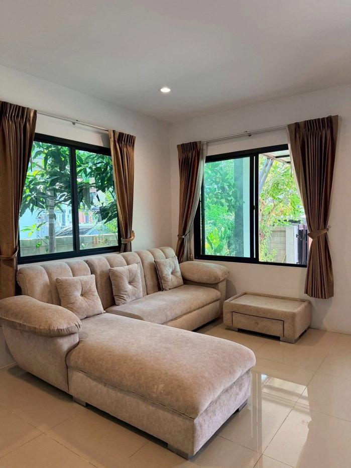 รูป 🏡✨ให้เช่าบ้านเดี่ยว “ฉัตรหลวง 17 คลองสาม” 4 ห้องนอน 3 ห้องน้ำ บ้านพร้อมอยู่ เฟอร์ครบ #เลี้ยงสัตว์ได้🐶🐱 #รับจดบริษัท - รูปที่ 2/8