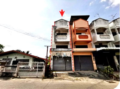 Shophouses for sale Nakhon Ratchasima : FOR SALE  COMMERCIAL BUILDING PROPERTY  1508000 BAHT.