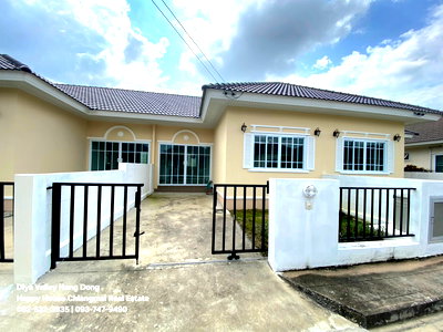 เช่าบ้านแฝด เชียงใหม่ : ให้เช่า บ้านแฝด ชั้นเดียว ในหมู่บ้านดีญ่า วาเล่ย์ หางดง โทร 082-532-3935