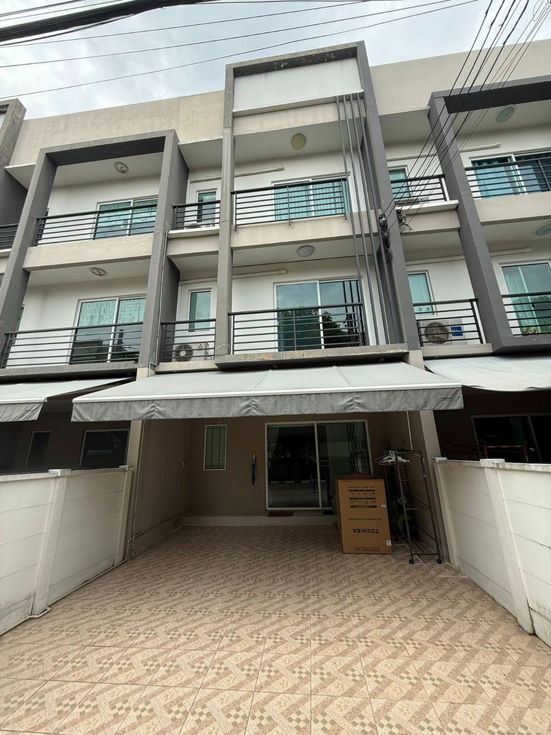 ทาวน์โฮมให้เช่า : ✨ให้เช่าTownHouse หมู่บ้านกลางเมืองสุขุมวิท 77 ✨LineID: @Propvel (มี@ ข้างหน้า)✨