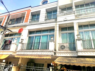 Townhouses for rent Ramintra Road : FOR RENT  TOWNHOUSE PROPERTY  30000 BAHT per MONTH