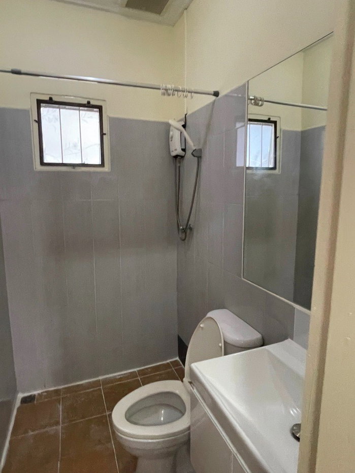 รูป บ้านเดี่ยวชั้นเดียว ปรับปรุงใหม่ มีบ้าน 2 หลัง รวม 3 ห้องนอน 3 ห้องน้ำ, 170 ตรม. อนุญาตให้เลี้ยงสัตว์ได้ 10 นาทีจากสถานี BTS ทองหล่อ  - รูปที่ 13/31