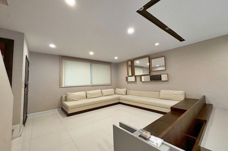 3-bed townhouse for sale, 220 sqm, 23.9 sq wah, Private Nirvana Life Exclusive