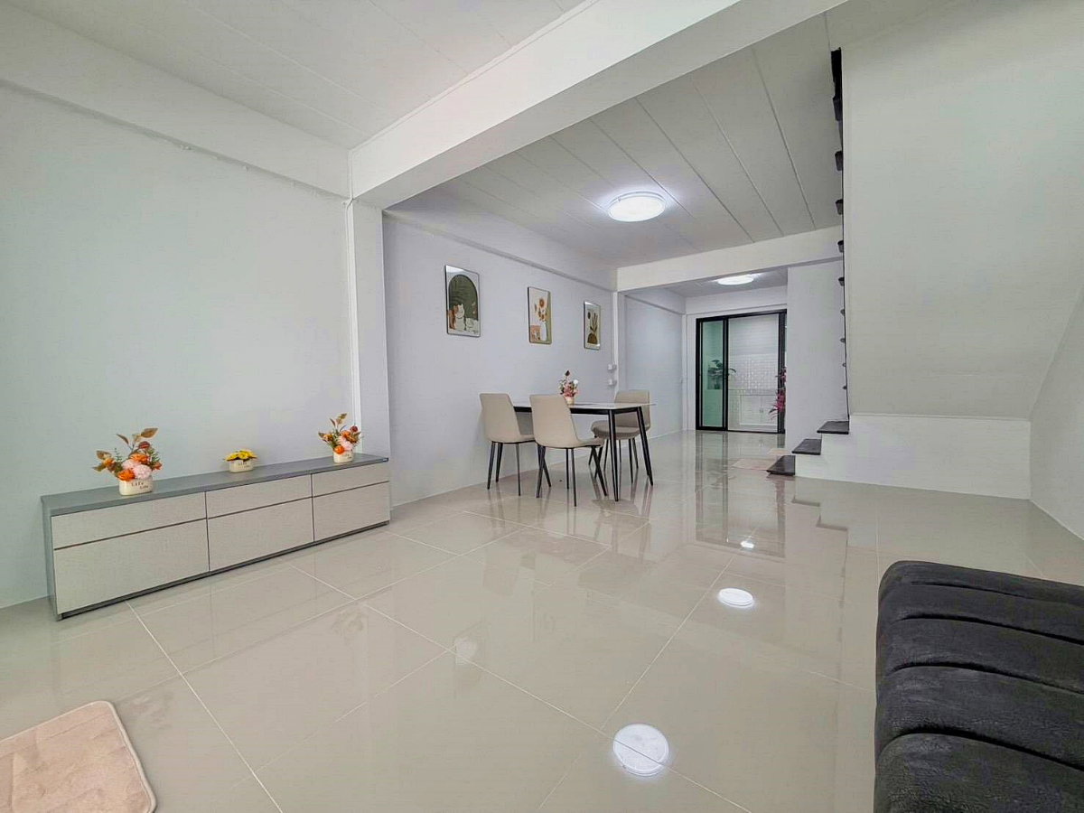 รูป บ้านสวย  ใจกลางเมืองนนทบุรี  3 ห้องนอน  หมู่บ้านเรวดี 3   ซอยเรวดี 57   ใกล้กระทรวงสาธารณะสุข - รูปที่ 6/21