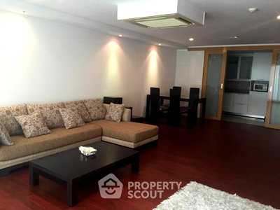 Condos for sale : 2-BR Condo at Urbana Sukhumvit 15 near BTS Nana (ID 566326)