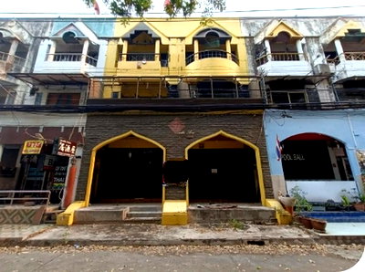 Shophouses for sale Nakhon Ratchasima : FOR SALE  COMMERCIAL BUILDING PROPERTY  3766000 BAHT.