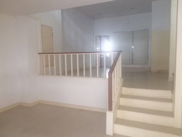 รูป ให้เช่า ทาวน์โฮม นีโอคลาสสิค 3.5ชั้น เล่นระดับ 27 ตรว. ถนน รามอินทรา65 ,ตลาดนัดเลียบด่วน รามอินทรา - รูปที่ 11/18