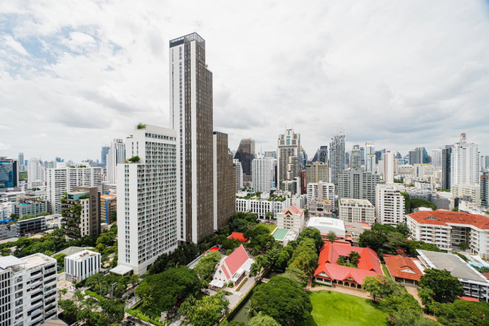 picture Rent The Esse Asoke     47 𝐒𝐐.𝐌    45,000 𝐁𝐚𝐡𝐭/𝐌𝐨𝐧𝐭𝐡 - 10/16