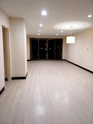 Condos for sale : Empty and good condition room for sale ,near ARL and MRT yellow line Huamak Station