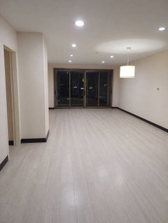 Empty and good condition room for sale ,near ARL and MRT yellow line Huamak Station