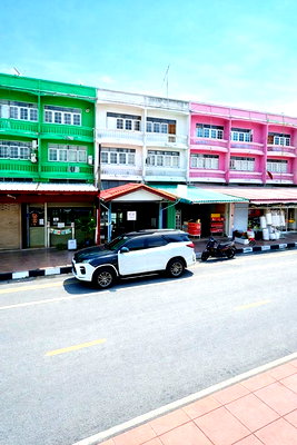 เช่าอาคารพาณิชย์ นนทบุรี : อำเภอไทรน้อย บิ๊กซี ไทรน้อย 3 กม. อาคารพาณิชย์ 3 ชั้นฟังก์ชันครบ 3นอน 1น้ำ 25 ตร.ว. 320 ตร.ม. ตลาดไทรน้อย 1 กม.