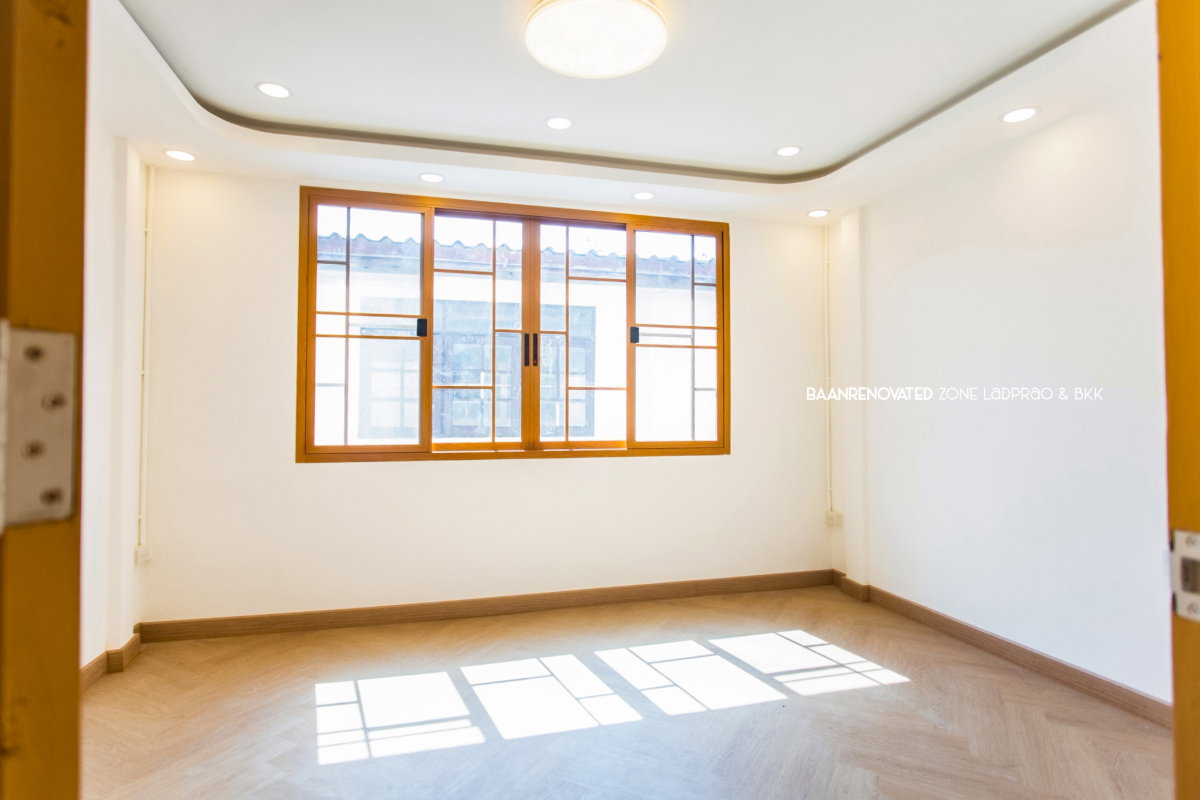 รูป น้อง H o k k a i d o ~ นวมินทร์ 135 รีโนเวทใหม่ ~   กลายเป็นสไตล์ญี่ปุ่นน่ารักสุดๆ งานมีเนียมลายไม้สวยๆ เกรดพรีเมี่ยม - รูปที่ 3/14