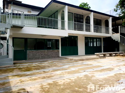 Houses for sale BTS Udom Suk : 8 Bedroom House for sale in Bang Chak, Bangkok  259179