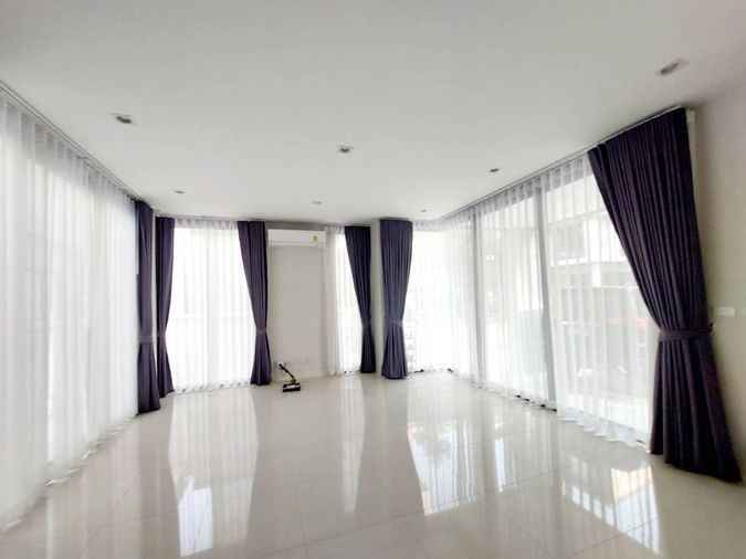 4-bed house for rent, 38.5 sq wah, Baan Klang Muang Classe Ekkamai - Ramintra