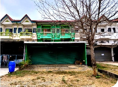 Shophouses for sale Uttaradit : FOR SALE  COMMERCIAL BUILDING PROPERTY  1877000 BAHT.