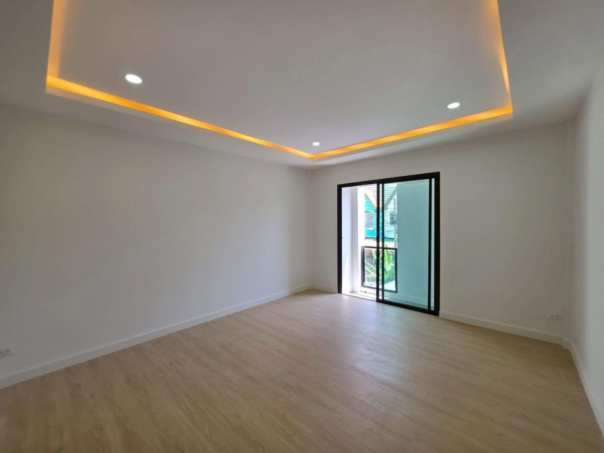 รูป ทาวน์เฮ้าส์ 2 ชั้น #โครงการหมู่บ้านตะวันนา ซอยจตุโชติ 12  - รูปที่ 17/19