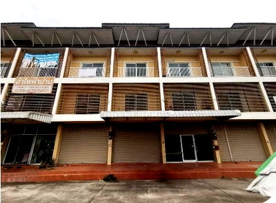 Shophouses for sale Chiang Mai : FOR SALE  COMMERCIAL BUILDING PROPERTY  2870000 BAHT.