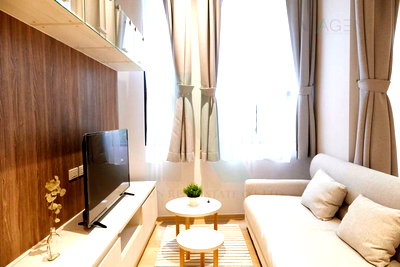 คอนโดให้เช่า : ให้เช่าคอนโด รูเนะสุ ทองหล่อ 5 อาคาร 1 ชั้น 1 1 ห้องนอน ขนาด 37 ตรม ใกล้ สถาบันปรีดีพนมยงค์