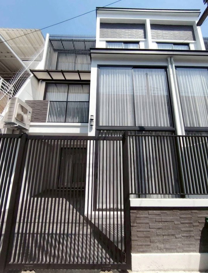 รูป LTH15064 – Modern Home Office Loft Style for Rent Ekkamai | City Lifestyle Best Value | Near BTS Thonglor | 85,000 THB | โฮมออฟฟิศให้เช่า เอกมัย สไตล์ลอฟท์ โปร่งโล่ง คุ้มค่า ใกล้ BTS ทองหล่อ - รูปที่ 2/5