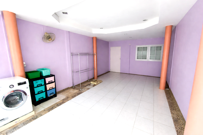 Townhouses for sale Khan Na Yao : Prime Townhome in Soi Suan Siam 1 – Great Location, Easy Access!