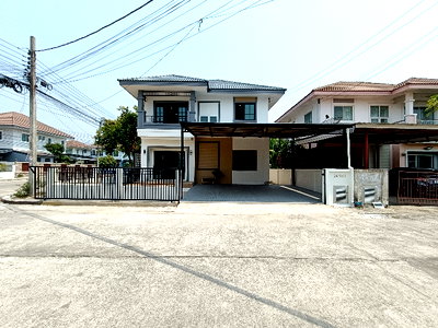 บ้านเดี่ยว เขตหนองจอก : มีแค่หลังเดียว!! บ้านเดี่ยว 2 ชั้น หลังมุม ถนนเมน นนทวีวิลล์ 5 รีโนเวทใหม่ 4.2 ล้าน