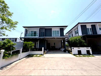 Houses for sale : Luxury detached house for sale, ready to move in at CENTRO Pracha Uthit 90. Prime location with convenient access to the city.