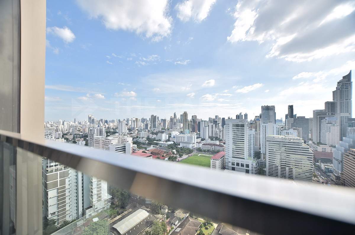 picture THE ESSE at SINGHA COMPLEX near MRT Phetchaburi Station Special Unit, Great Value - 8/10