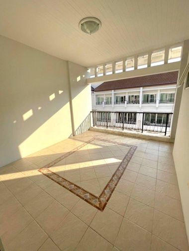 3-bed townhouse for rent, 200 sqm, 20 sq wah, Baan Klang Krung Sathon