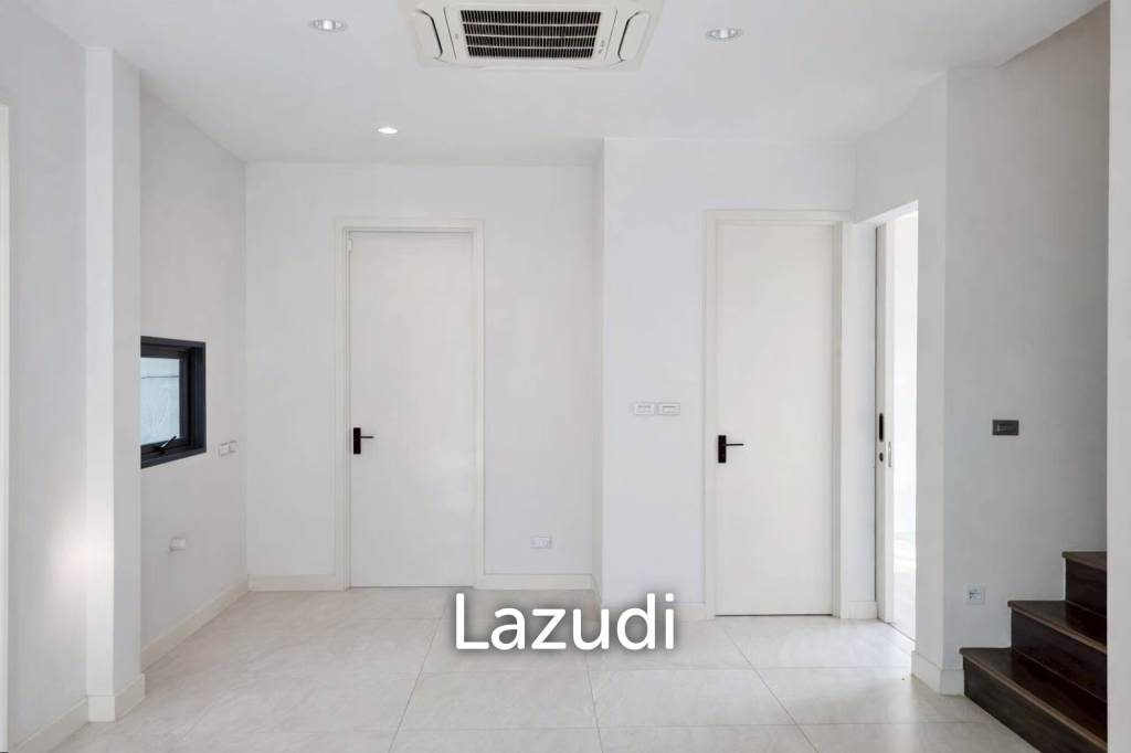 รูป 245.0 ตร.ม.  4 ห้องนอน  4 ห้องน้ำ ทาวน์เฮาส์สำหรับ ขายใน ดอกไม้ - รูปที่ 8/16