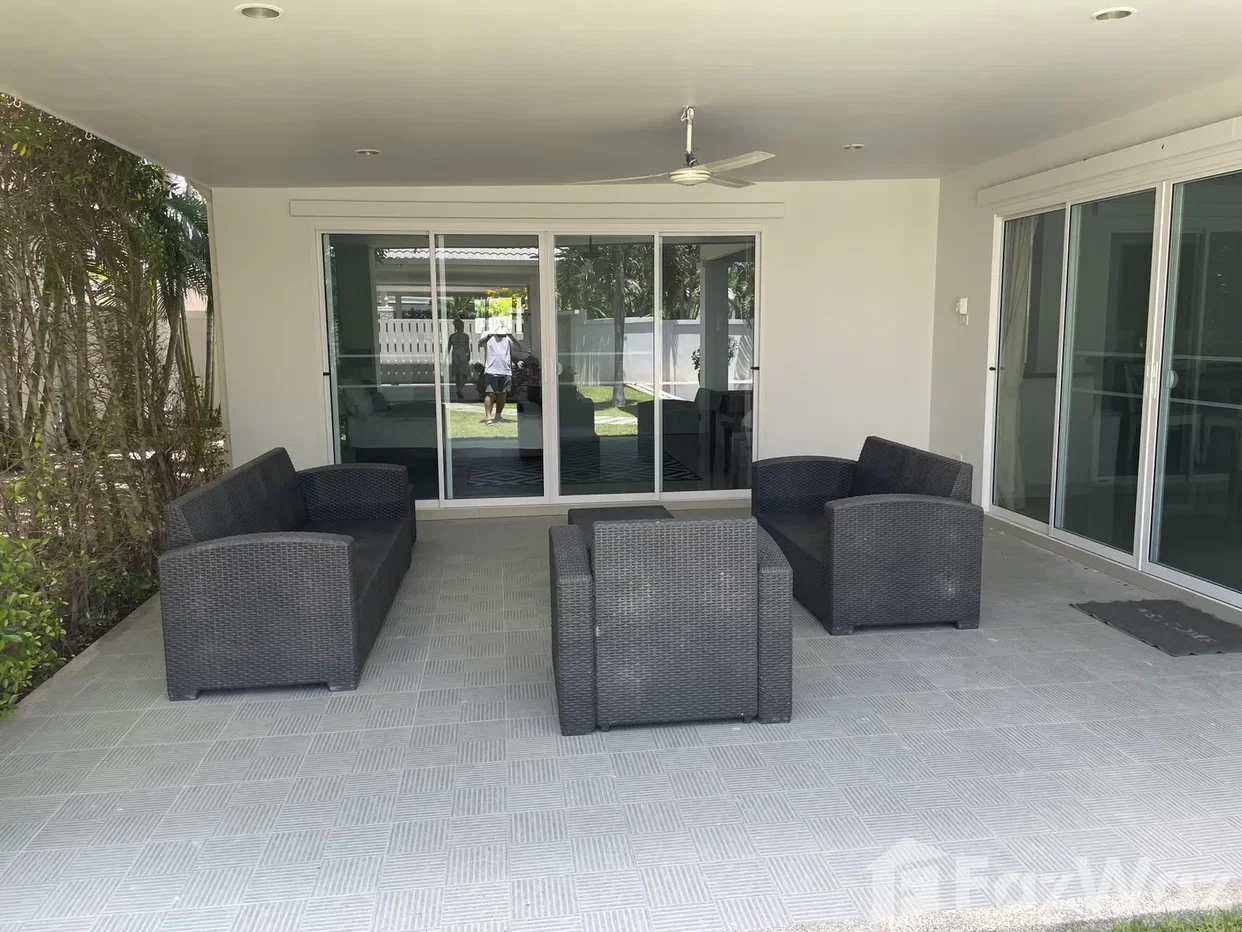 picture 3-Bedroom Pool Villa with Spacious Living & Tropical 6202152 - 11/12