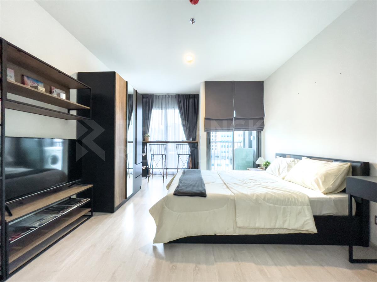 picture RHYTHM Rangnam near BTS Victory Monument Exclusive Unit from Top Brands - 9/10