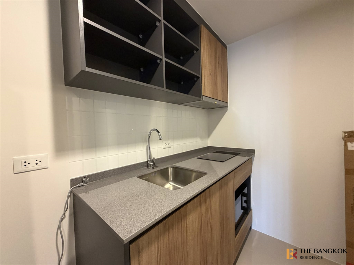 picture THE LINE VIBE Condo in Business District - 1/9
