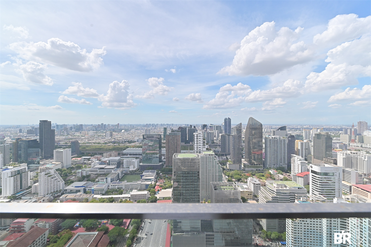picture The Esse Asoke  Cool Condo, Central City Location - 4/10