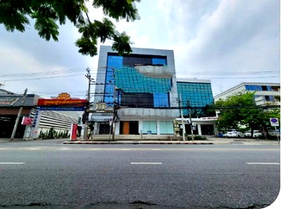 Office for sale Bangkok : FOR SALE  OFFICE PROPERTY  42649000 BAHT.