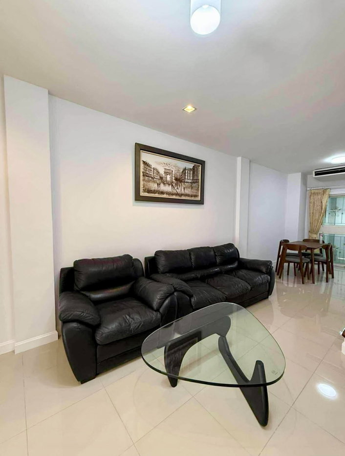 รูป code : H294 ว่างแล้ว!! ทาวน์โฮมให้เช่า เออร์เบิน สาทร (Urban Sathorn) | ใกล้ BTS บางหว้า เพียง 500 เมตร บ้านแต่งครบ พร้อมอยู่ จอดรถได้ 2 คัน - รูปที่ 9/12