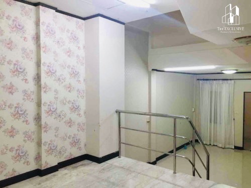 รูป ขายหมู่บ้านธนกาญจน์ รัตนาธิเบศร์  ทาวน์โฮม 3 ชั้น ติดถนนใหญ่ ใกล้รถไฟฟ้าเพียง 50 เมตร เหมาะอยู่อาศัยเอง  - รูปที่ 4/7